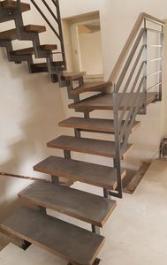 Stahl-Zweiholmtreppe